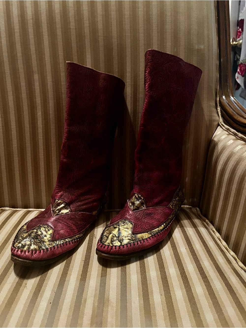 **~ EL VAQUERO ~ ITALIAN LEATHER WESTERN BOOTS ~ SIZE 7 ~ BURGUNDY GOLD ~**